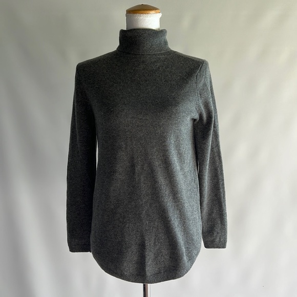 CO Sweaters - CO Cashmere Turtleneck - sz S